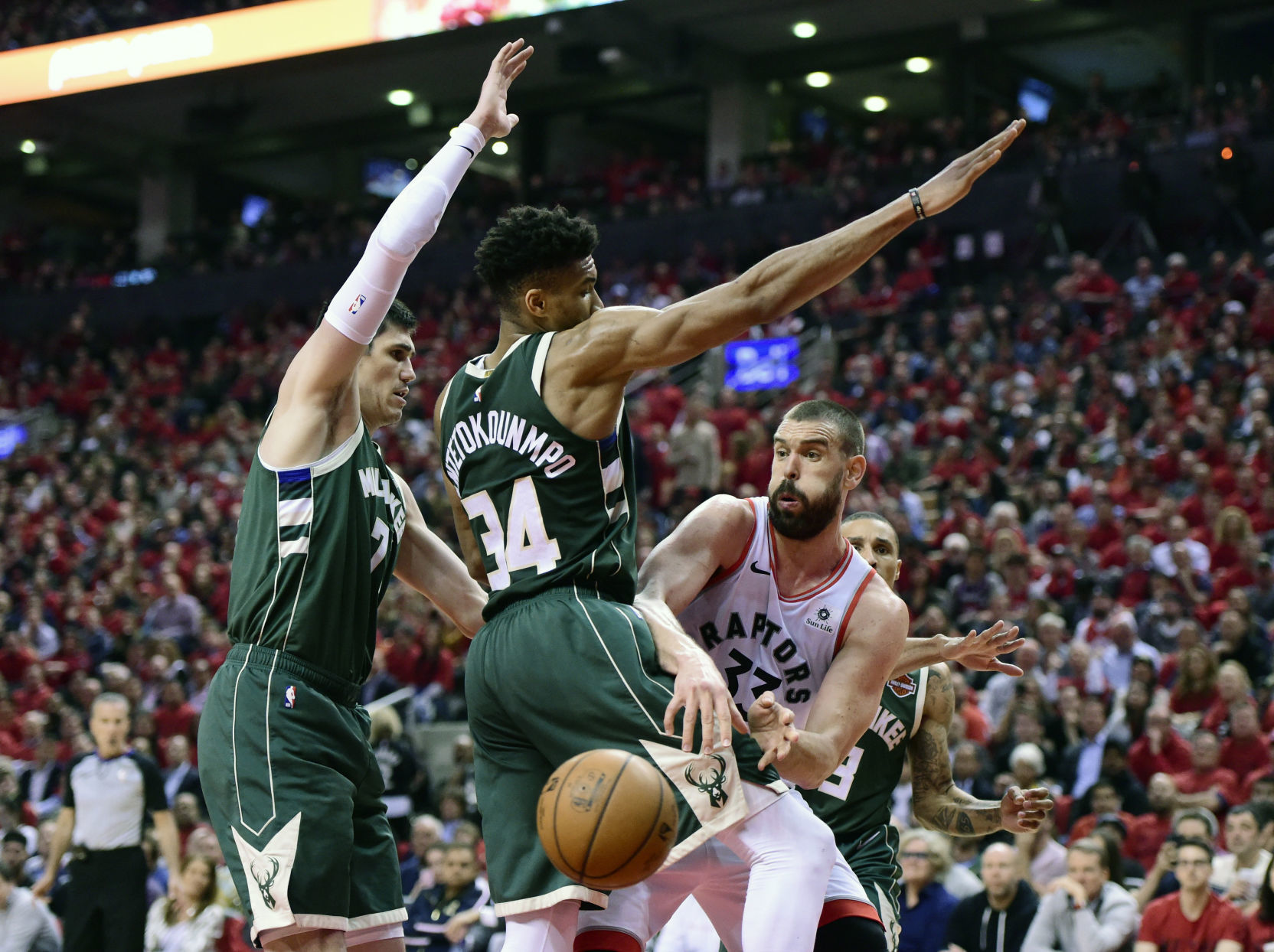 Raptors 120, Bucks 102
